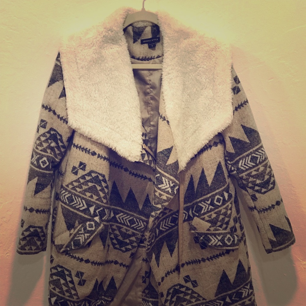 BEAUTIFUL PATTERNED KENDALL & KYLIE! MAKE AN OFFER